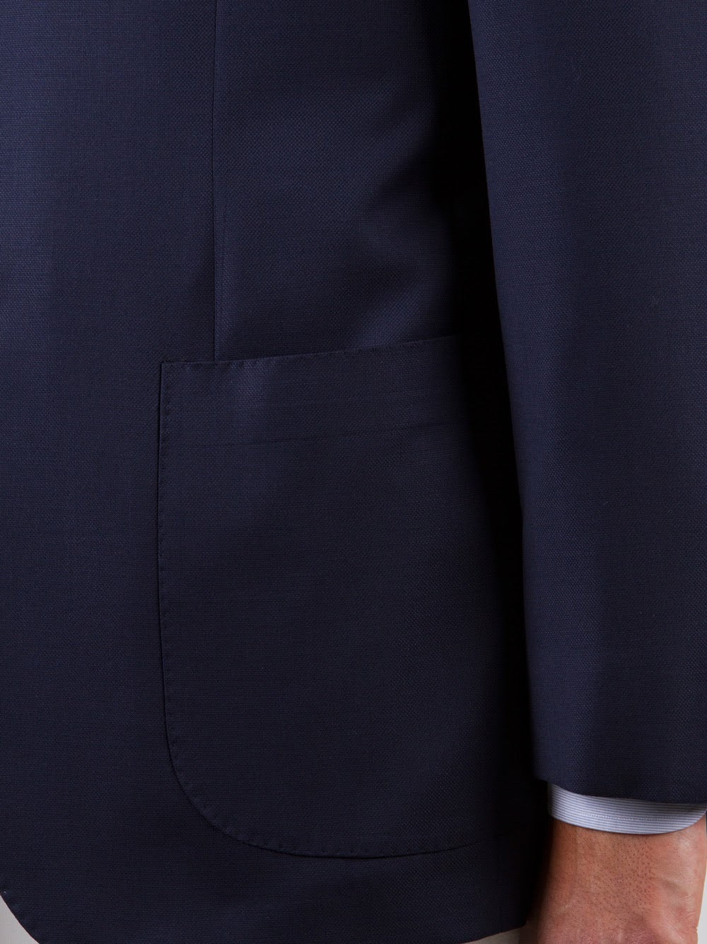 Однобортный синий пиджак — изображение 3